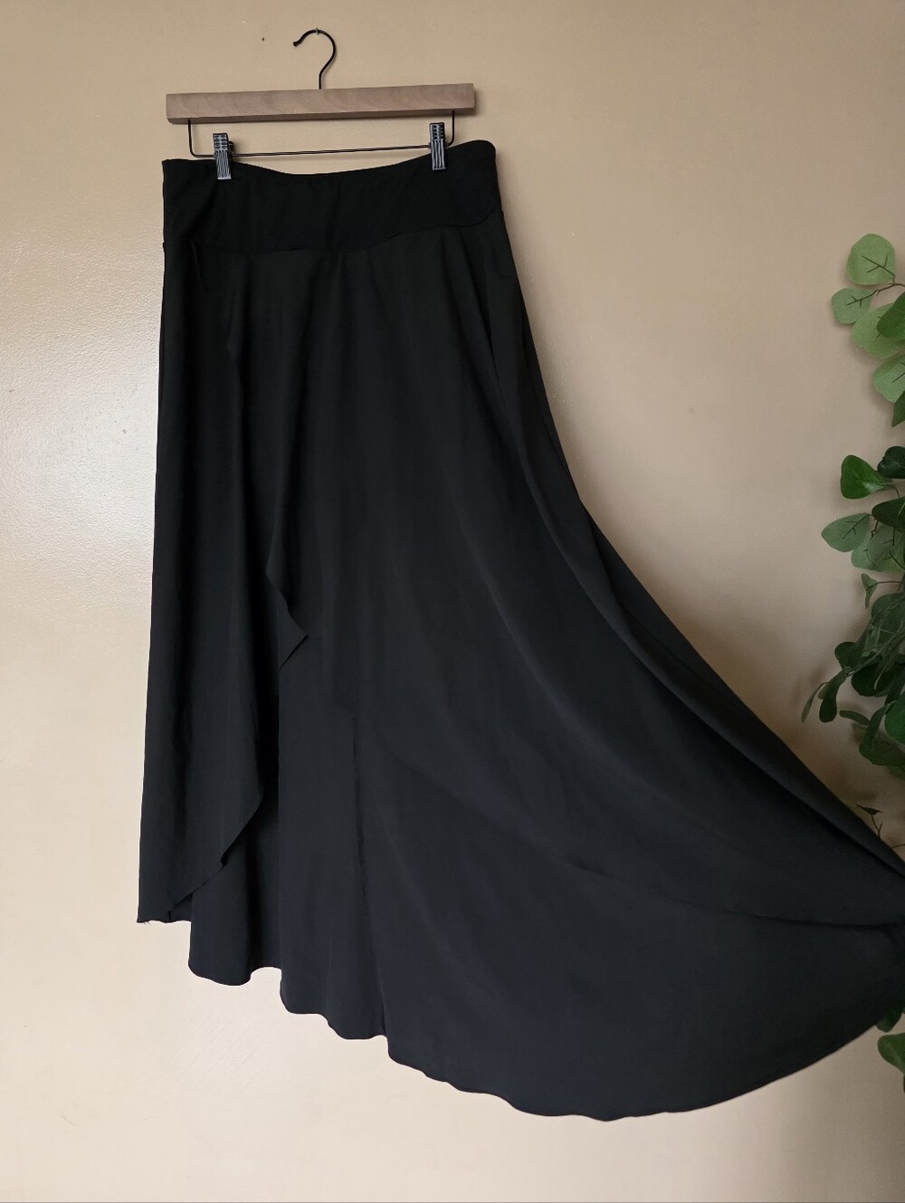 Halara Breezeful High Low Skirt L Athleisure Sporty Chic Flowy Asymmetrical